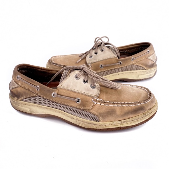 cleaning boat shoes